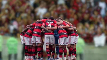 Elenco do Flamengo reunido em mais uma partida
