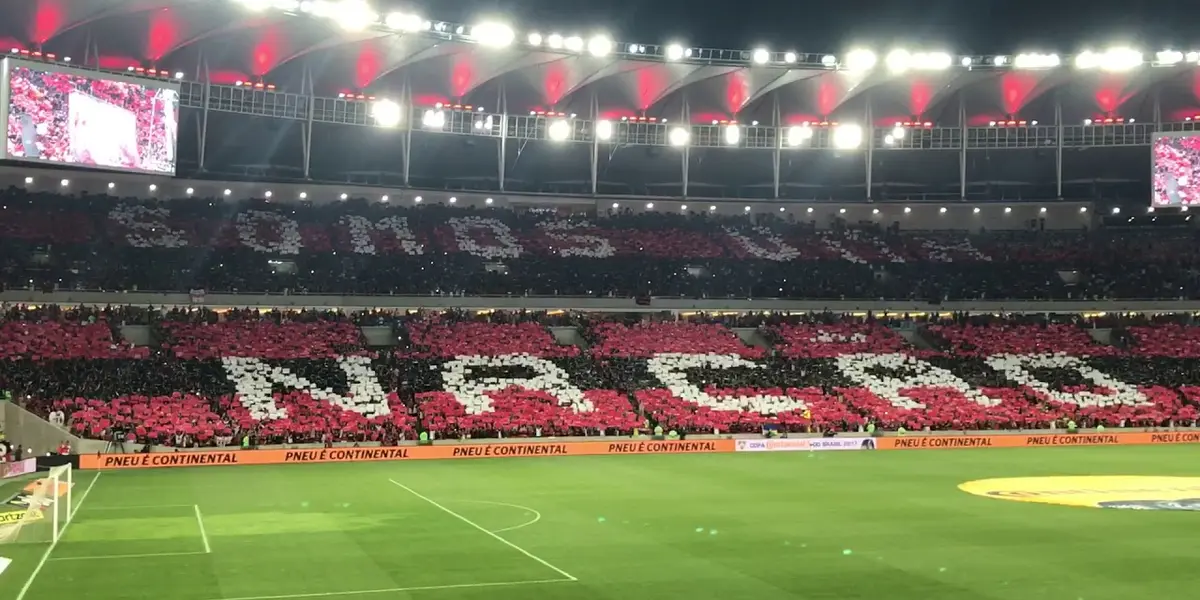 A torcida se empolgou com a estreia de jogador contratado recentemente