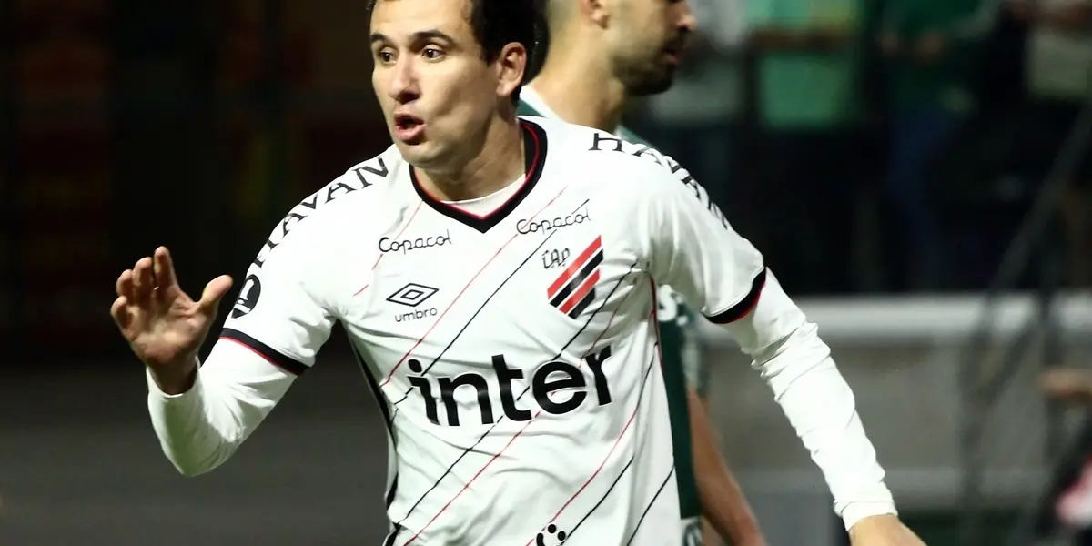 Após o apito final, Fernandinho, autor de uma assistência e um dos destaque dos Furacão na partida, comemorou os três pontos e a boa atuação da equipe paranaense.