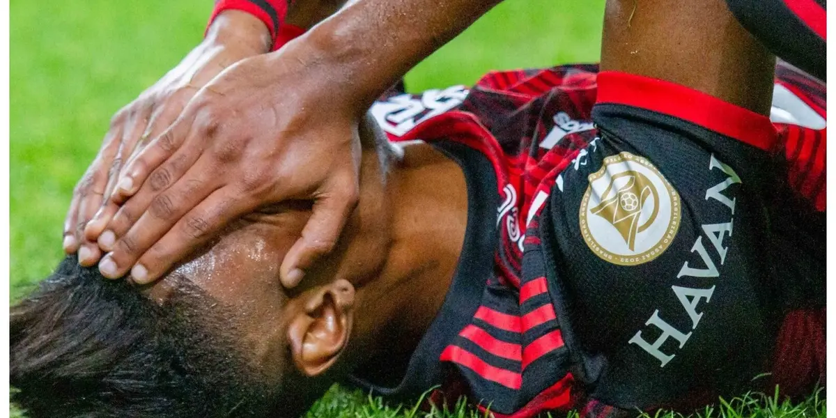 Atacante está fora dos gramados a seis meses devido a uma lesão no joelho