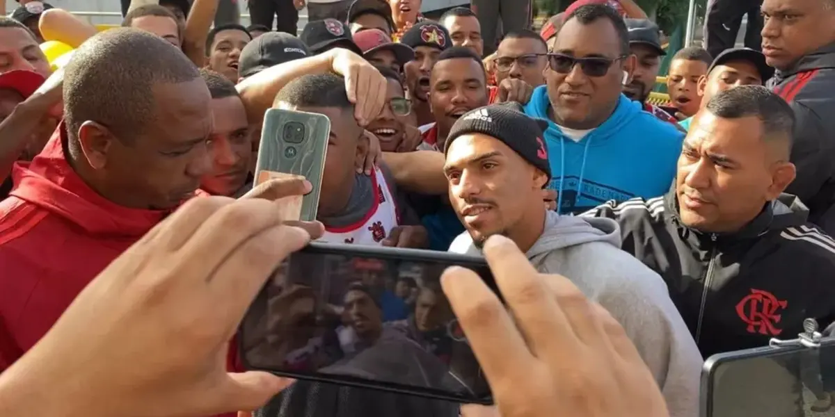 Concorrência pode aumentar e fazer com que jogador desista de ficar no clube