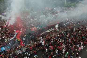 Data marcado pelo retorno de Zico ao Flamengo depois de dois anos no futebol italiano