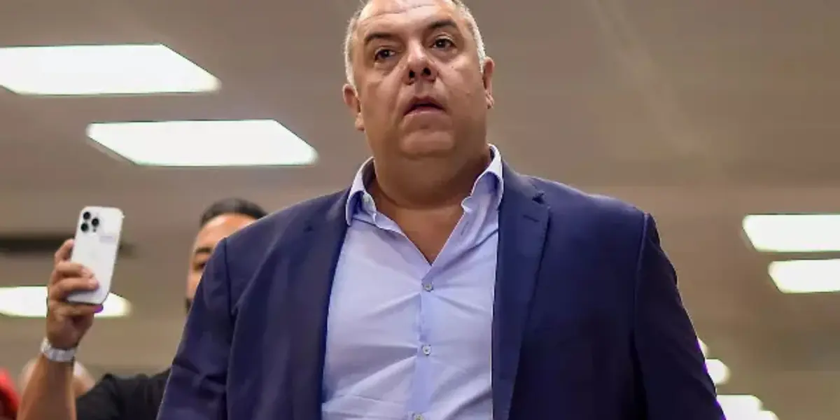 David Luiz e Léo Pereira formaram a dupla de zaga titular e estão de contratos renovados com o Mengão