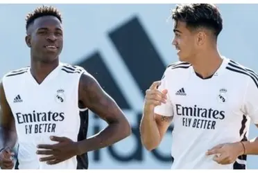 Ele jogou pouco no Flamengo e também não tem saido do banco no Velho Continente