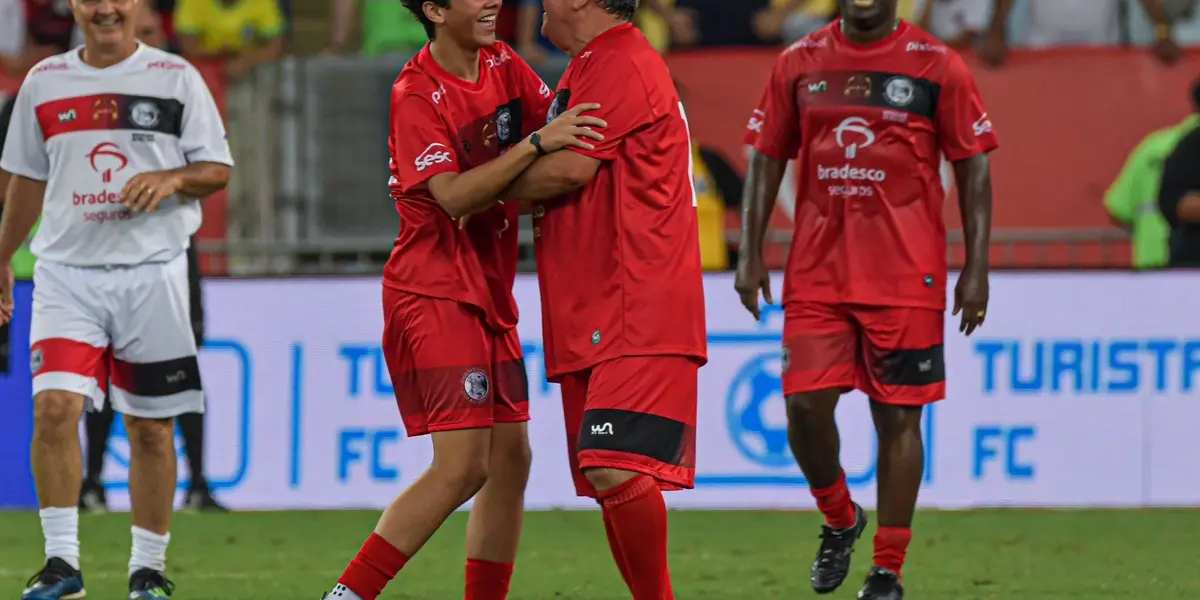 Felipe Coimbra, de 14 anos, atualmente joga no Serrano