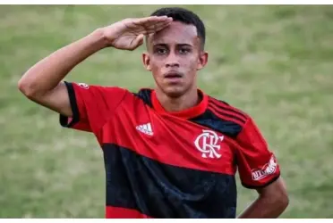 Jogador do Flamengo foi alvo de polêmica durante partida contra o Botafogo