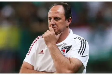 Jogador não entrou em campo neste mês e interessa ao São Paulo