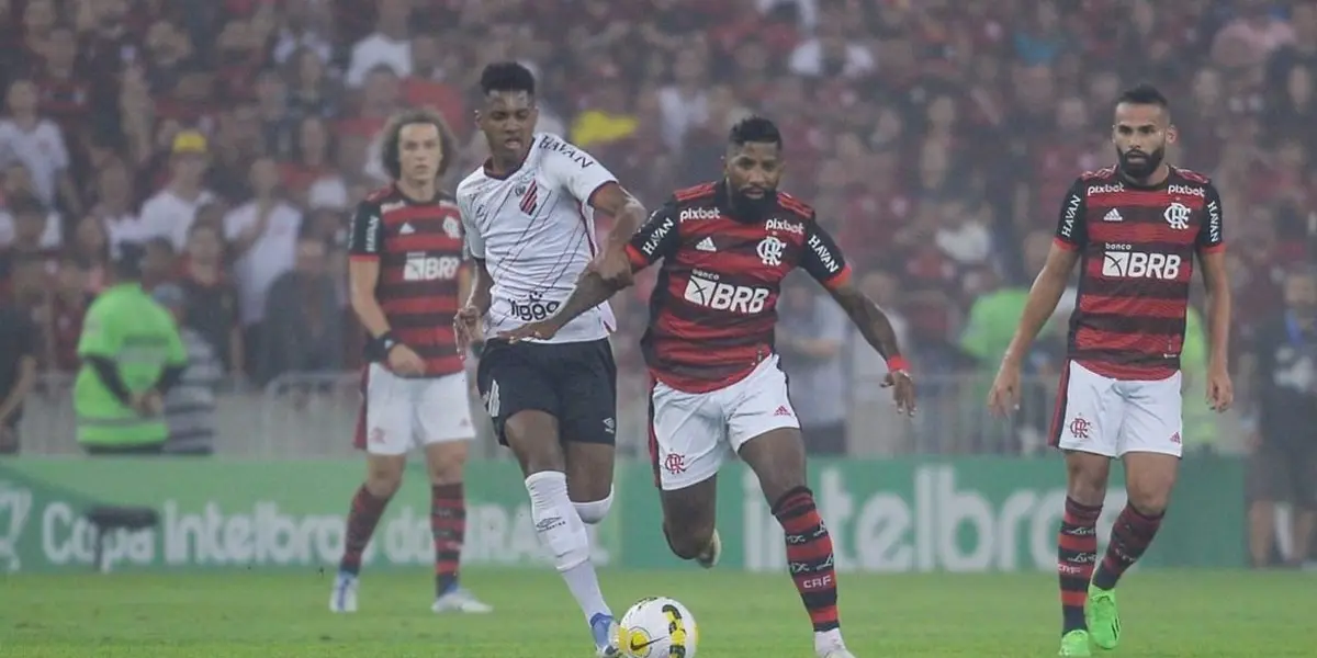 Lateral pode sair de graça no final do ano
