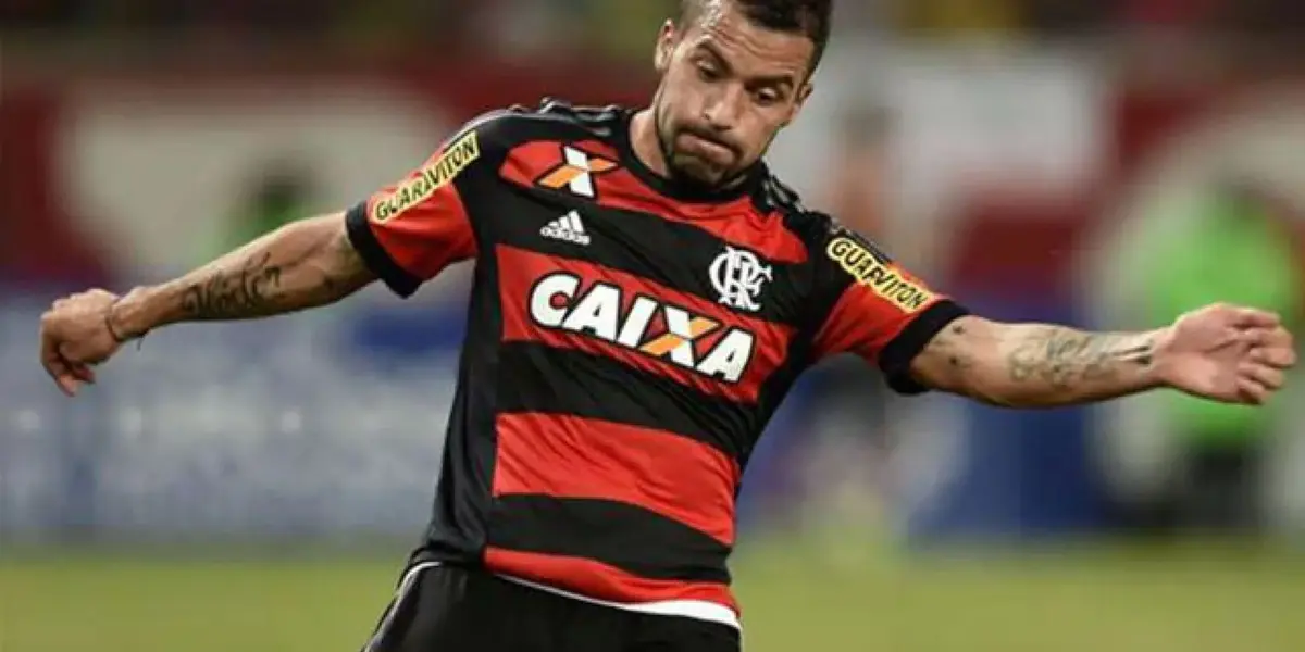 Meia que chegou sob muitas expectativas ao Mengo não ficou por muito tempo e agora pode retornar ao Brasil