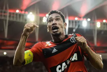O jogador fez história no Mengão em 2013, na Copa do Brasil