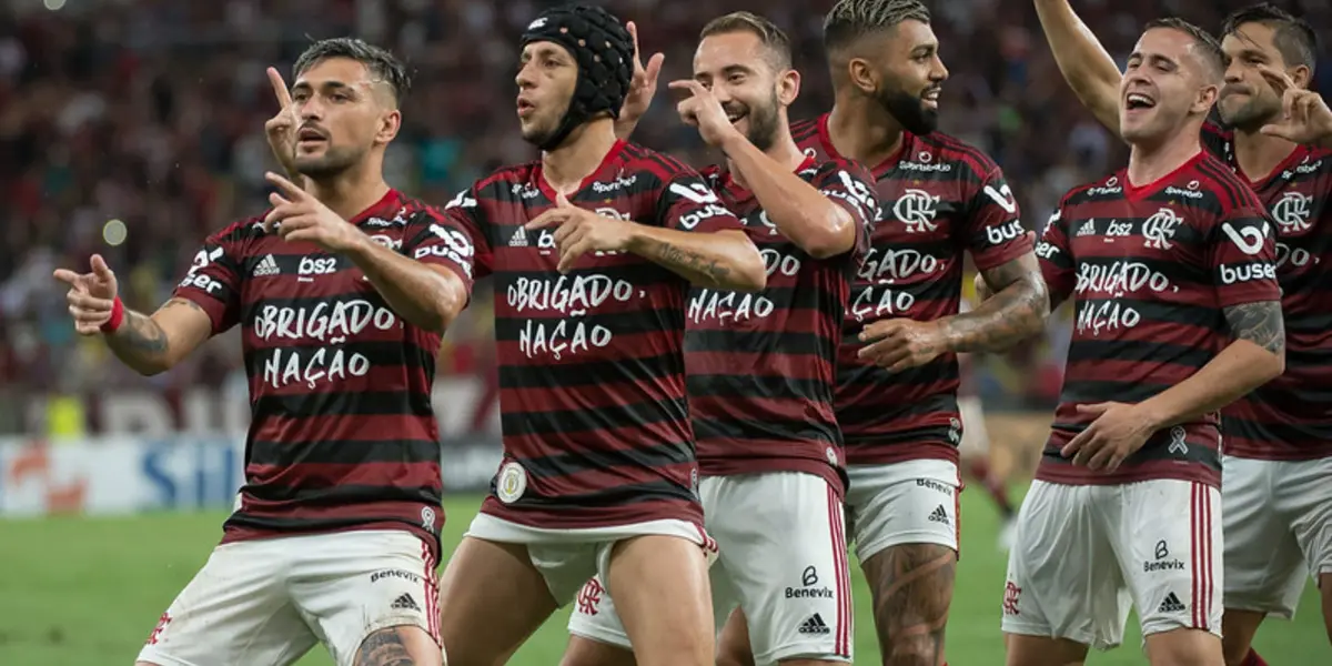 Rafinha deixou o Flamengo em 2020, teve passagens pelo Olympiacos, da Grécia, Grêmio e atualmente está no São Paulo