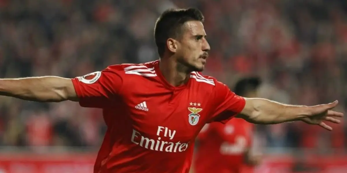 Rival do rubro-negro acenou com proposta por empréstimo para o atleta