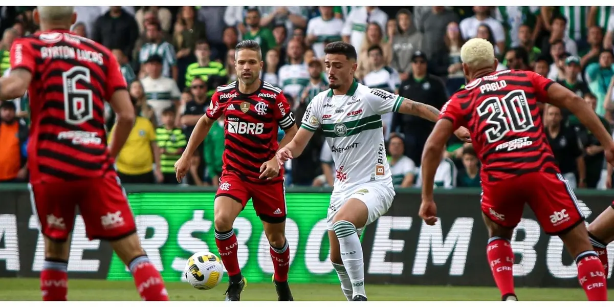Rubro-negro joga contra o Coritiba, fora de casa, e por pouco não vai ao intervalo atrás do placar