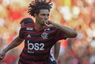 Técnico muda a escalação para atuar com três volantes, Vitinho pode ser retirado