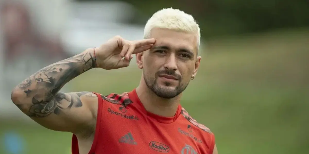 Torcida não vê a hora de ter o meio campo formado por três estrelas do futebol brasileiro