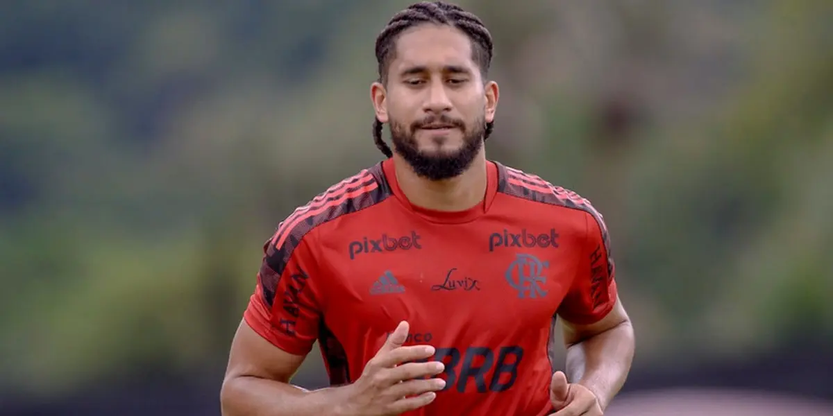 Zagueiro ainda não repetiu atuações dos tempos de Corinthians